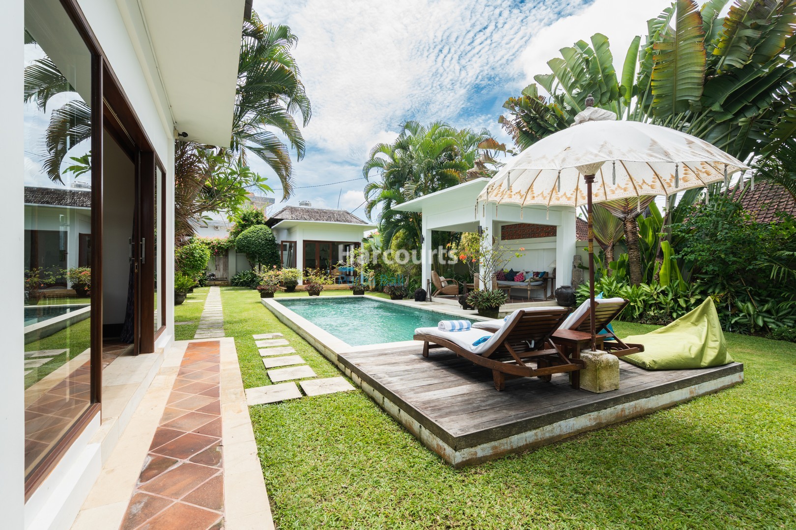 Charming Villa for Sale in Batu Bolong, Bali