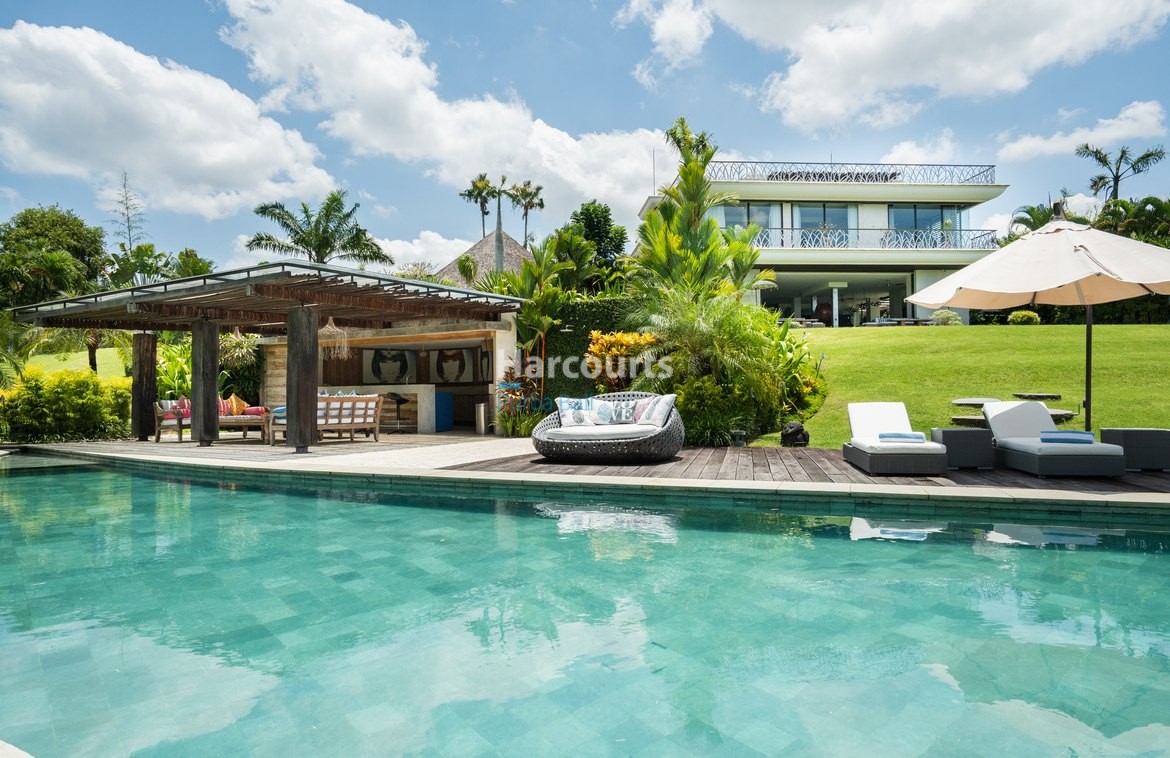 One of Bali’s Top Ten Villas Close to Batu Bolong Beach