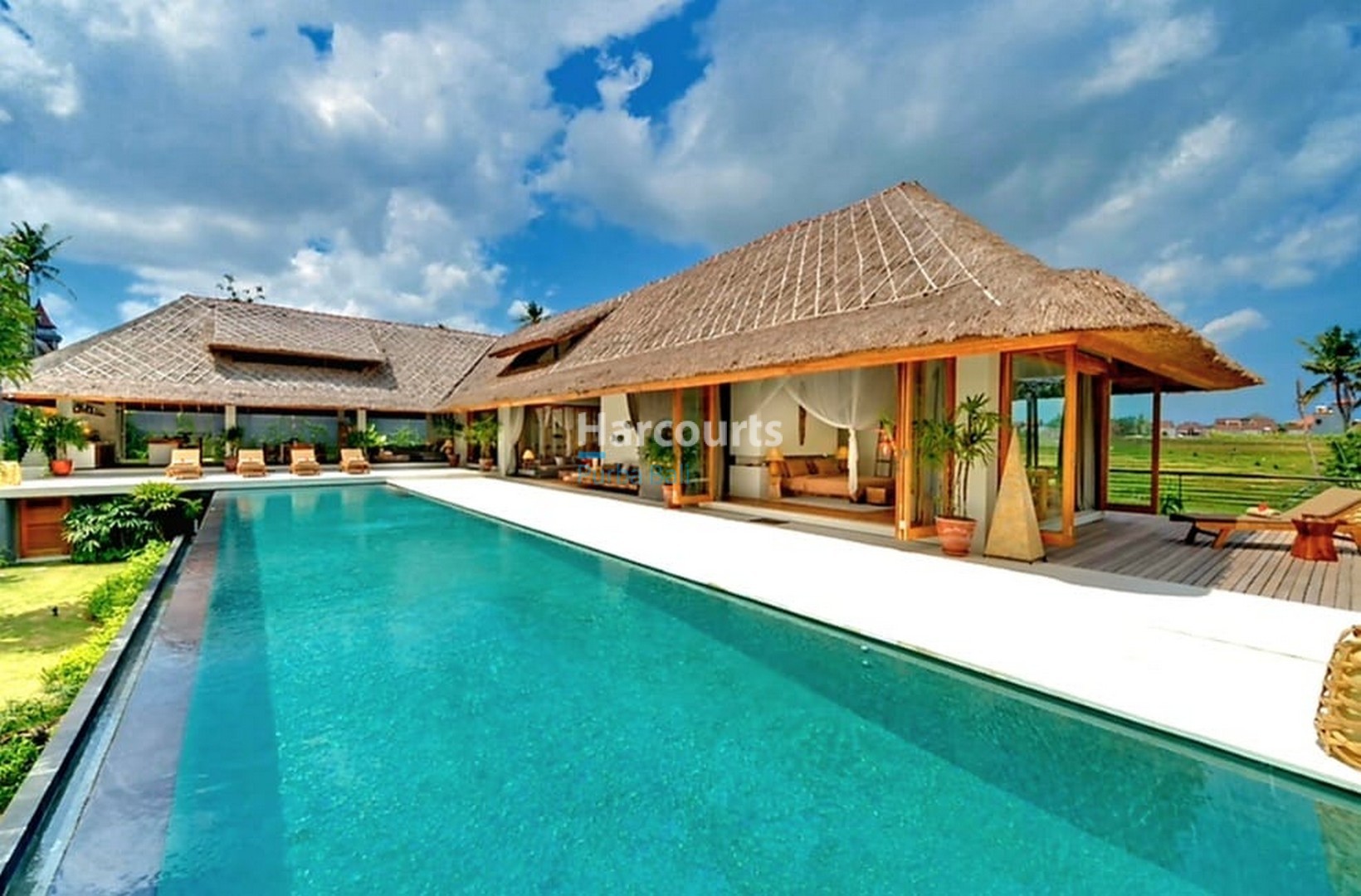Spacious & Majestic Luxury Villa for Sale in Bali