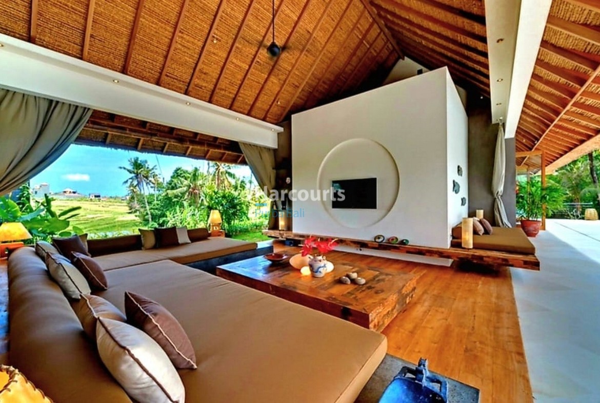 Spacious & Majestic Luxury Villa for Sale in Bali