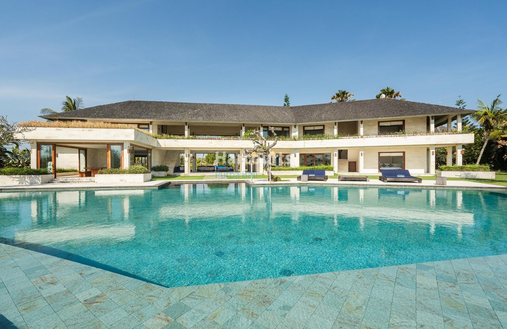 Luxury Villa in Tabanan Bali for sale, Beraban, 6-Bedroom Beachfront