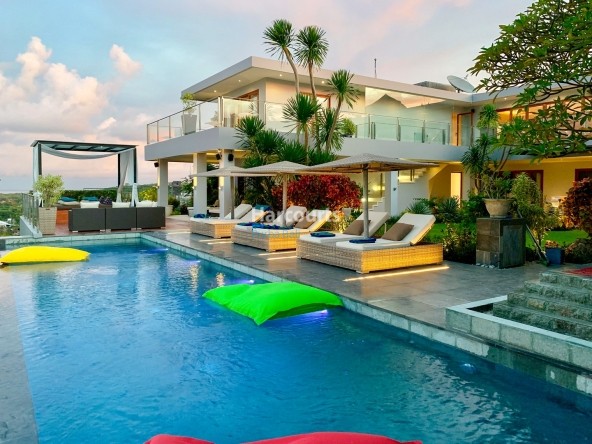 Luxury 5-Bedroom Hillside Villa near Jimbaran - Ungasan Hillside with Views