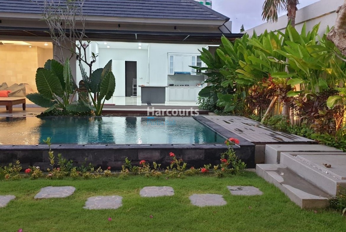 Contemporary Villa in Kerobokan Bali, Gunung Salak