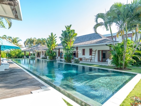 Exquisite Five-Bedroom Villa in Prestigious Canggu