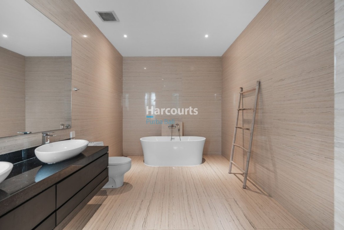 Perched Elegantly Balis Bukit Holiday Rental