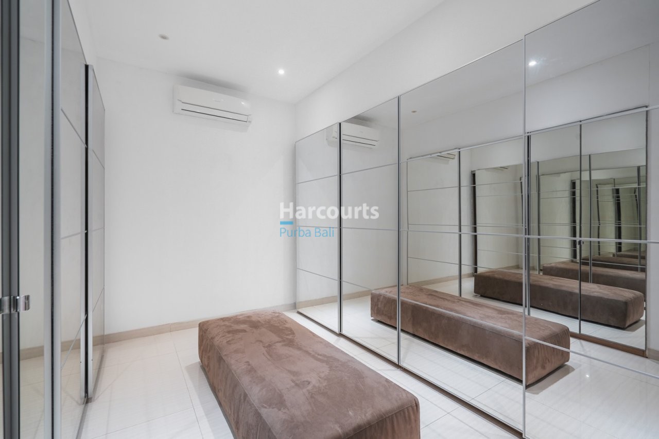 Perched Elegantly Balis Bukit Breeze