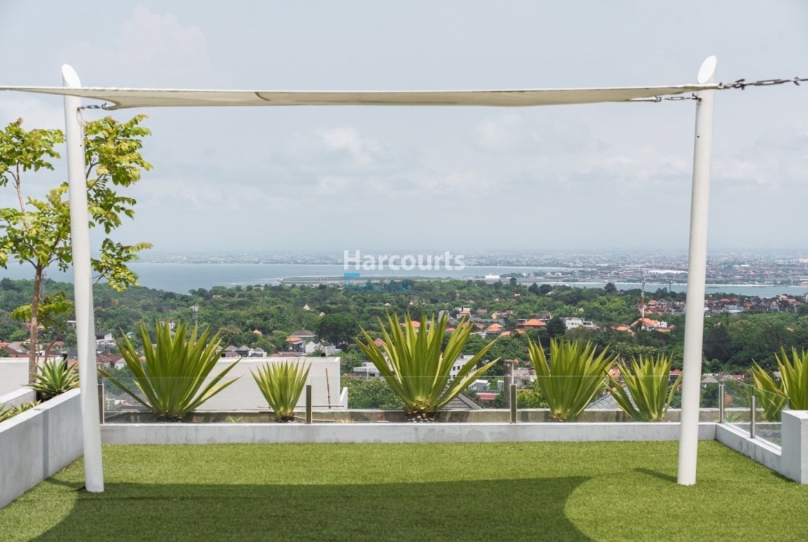 Perched Elegantly Balis Bukit Swimming Pool