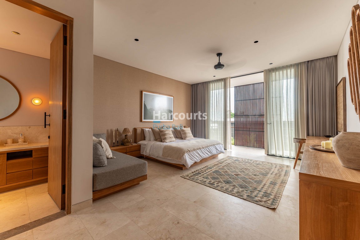 set-tranquil-residential-enclave-for-sale