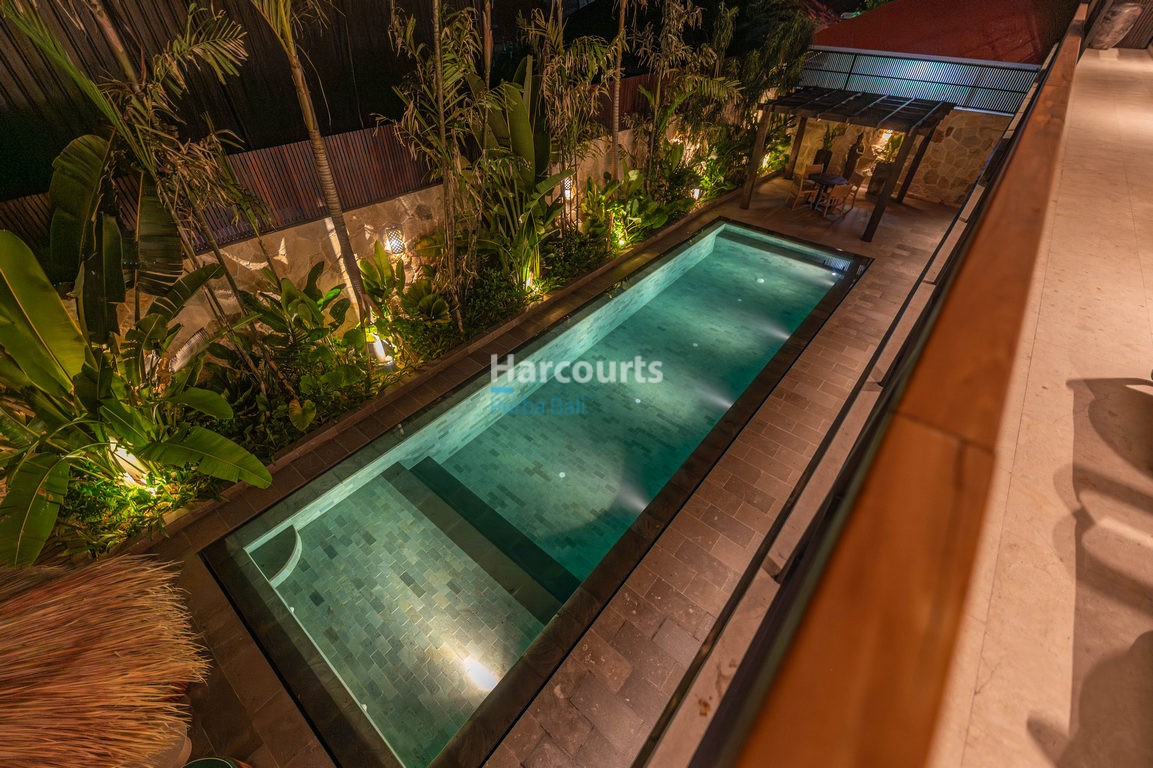 set-tranquil-residential-enclave-swimming-pool