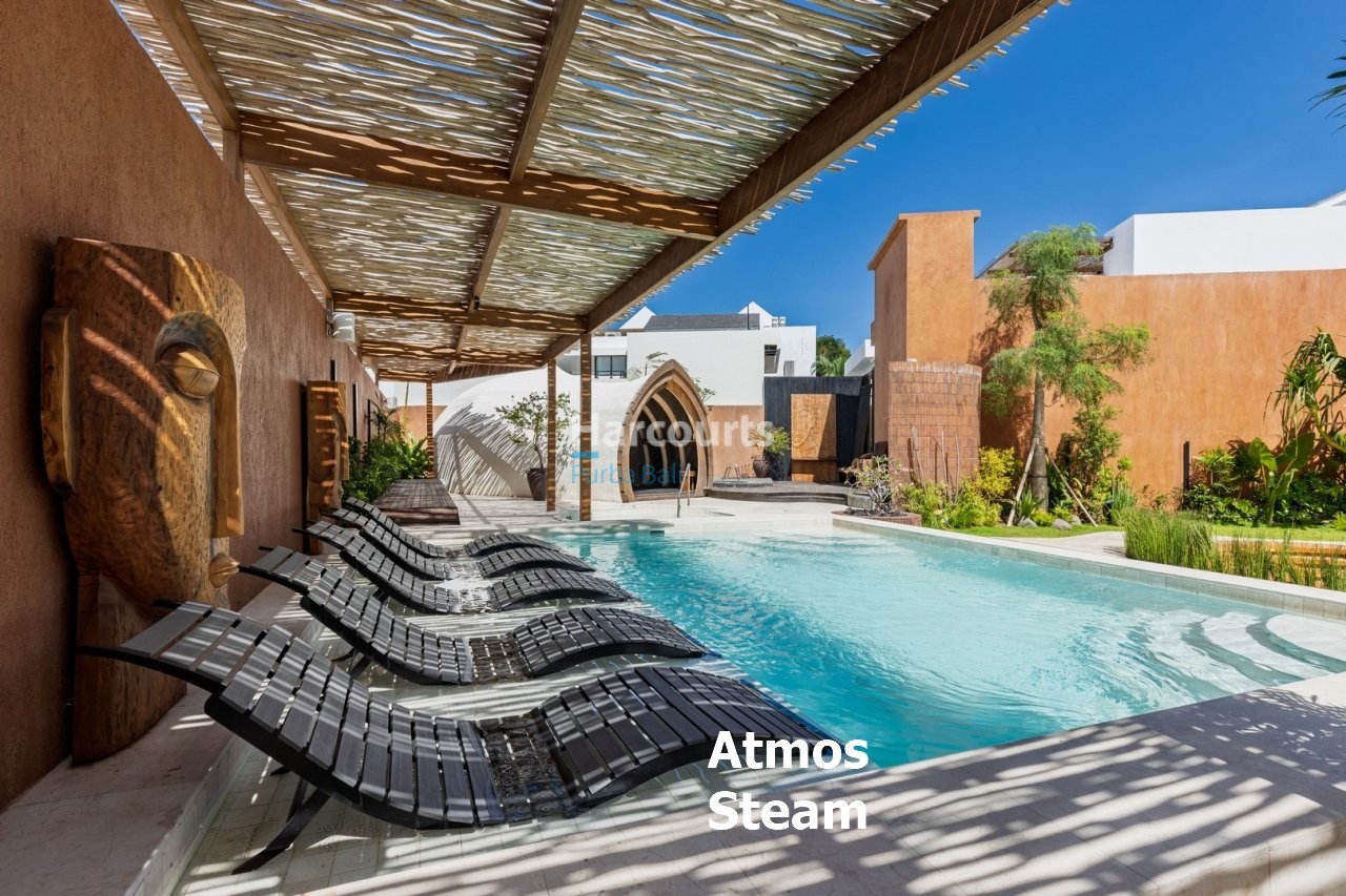 Bingin Villa Cottage Lagoon Pool Wooden Sculpture