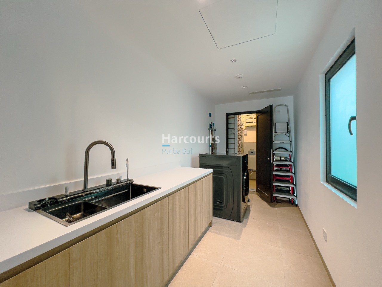 21 Laundry Room 1 Large