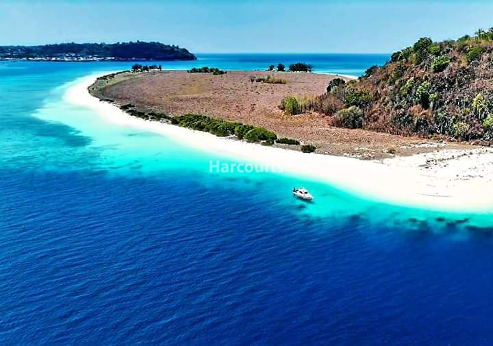 set-within-unspoiled-coastal-freehold-ownership