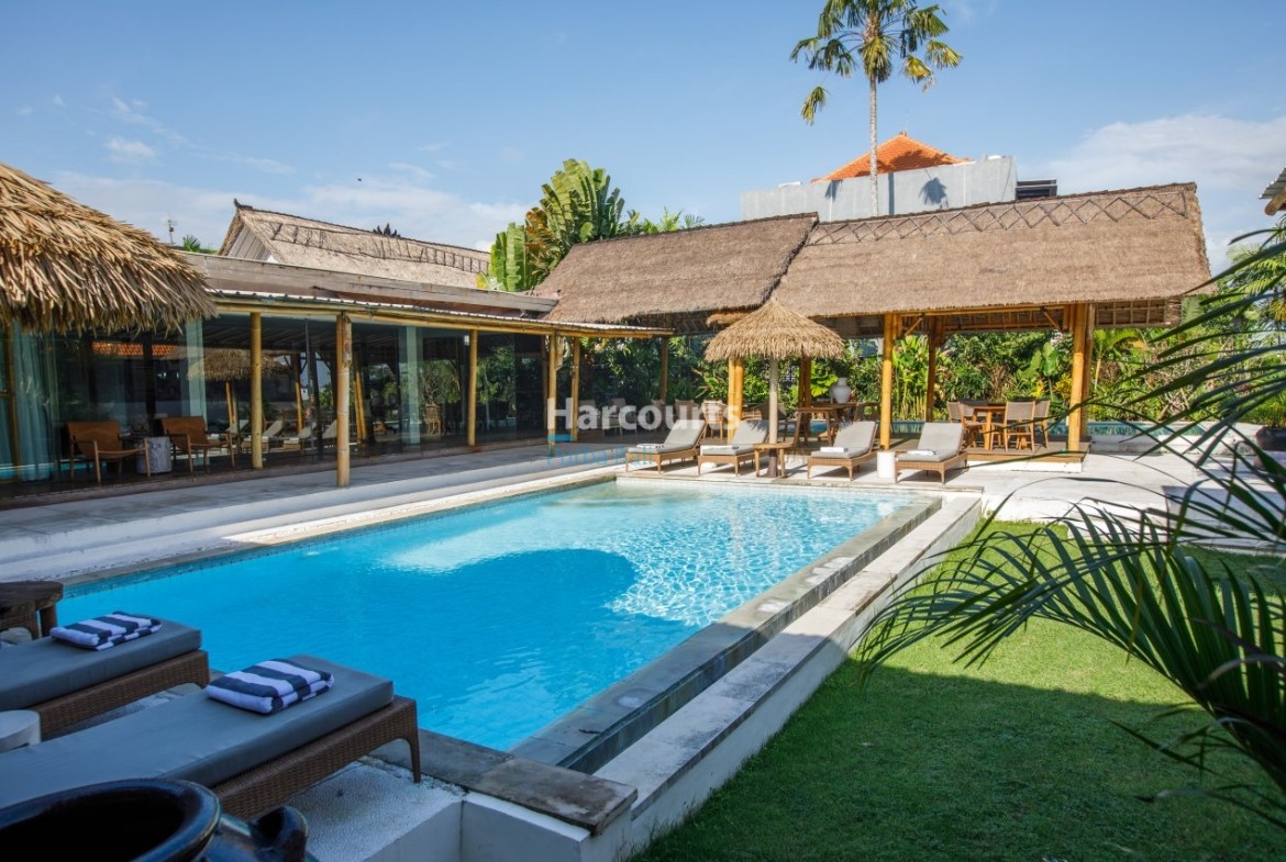 Conveniently Located Bumbak This Ocean Breeze