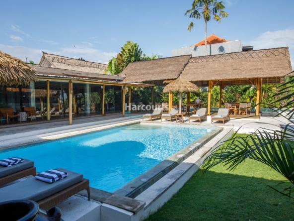 Conveniently Located Bumbak This Ocean Breeze