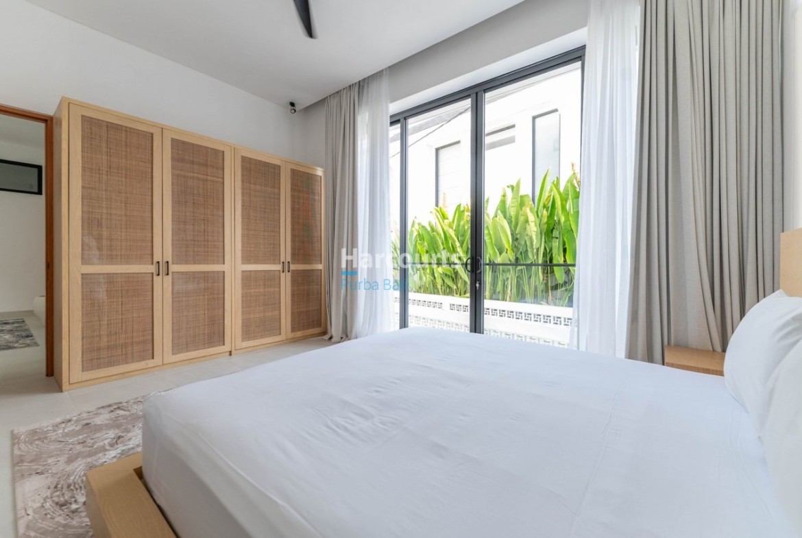 Pererenan Villa Bedroom Woven Wardrobe Garden View