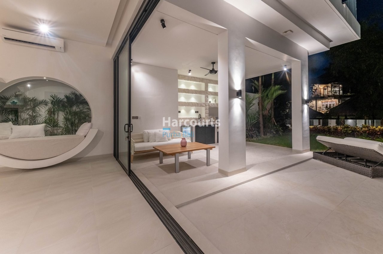 Pererenan Villa Outdoor Living Terrace Round Daybed