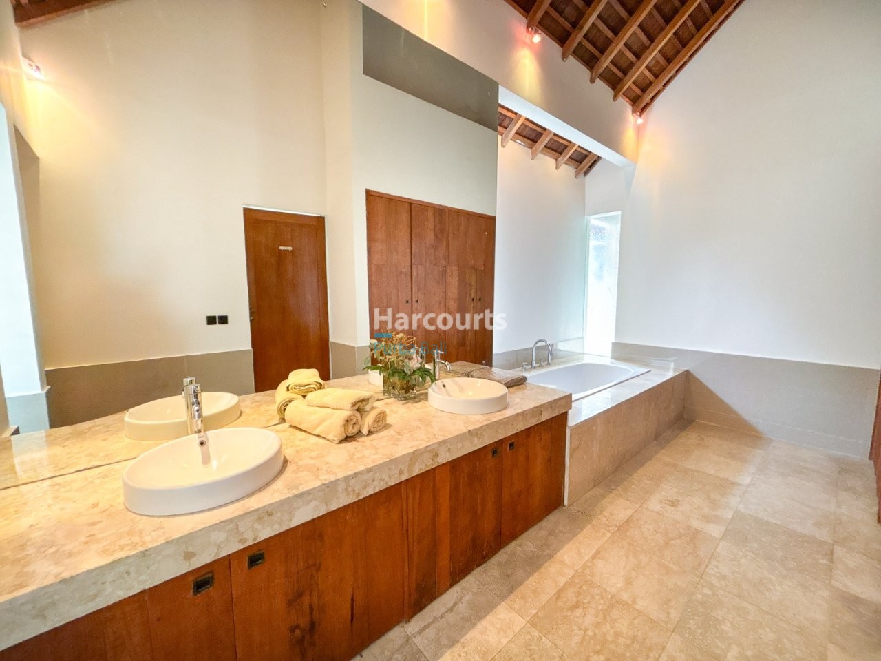 Set Quiet Residential Enclave For Sale