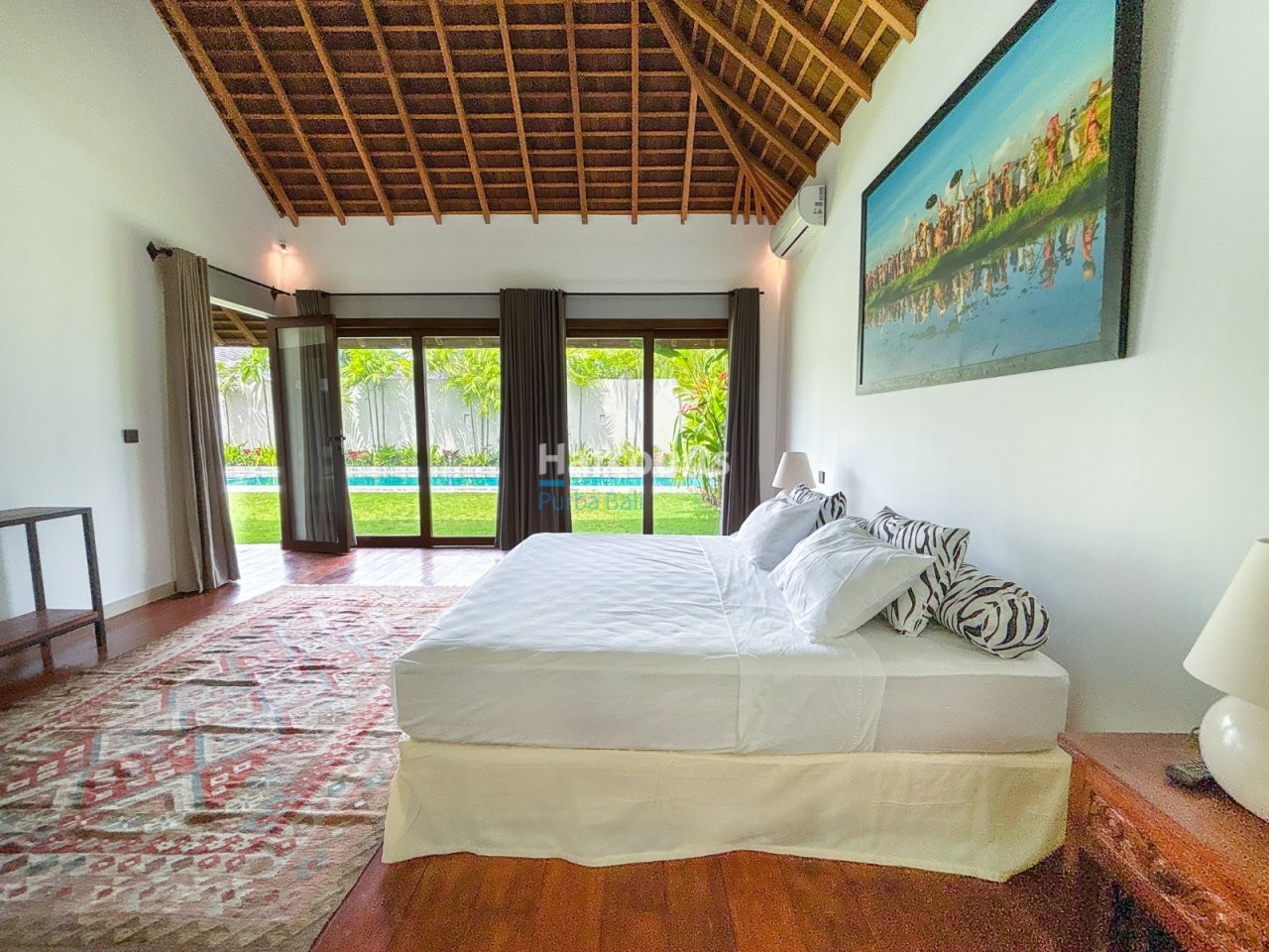 Set Quiet Residential Enclave Tropical Modern