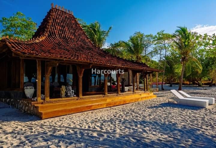 Set Within Unspoiled Coastal