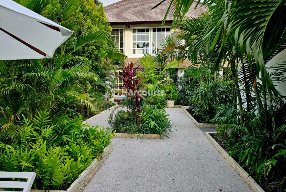 Escape Magnificent Prestigious Luxury Leasehold Opportunity