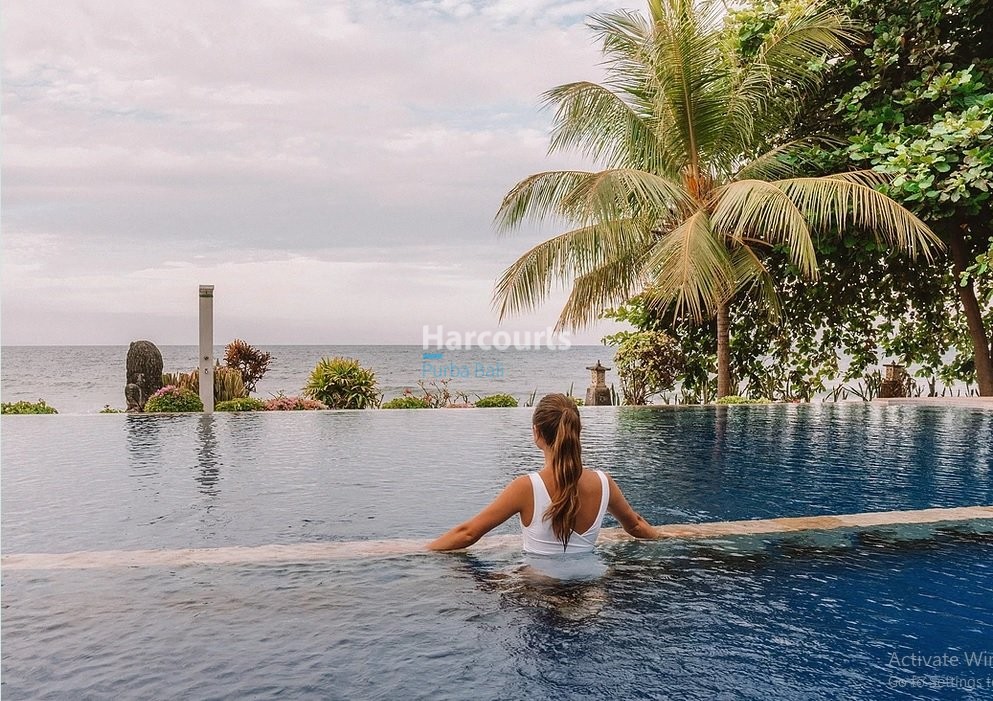 Exceptional Freehold Property Beautiful Swimming Pool