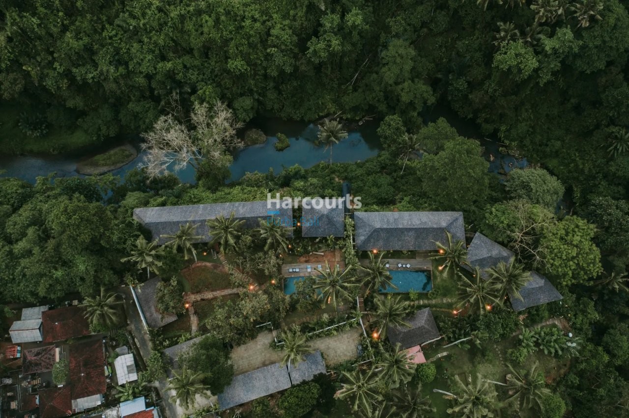 Located Historic Tranquil Enclave Property Investment