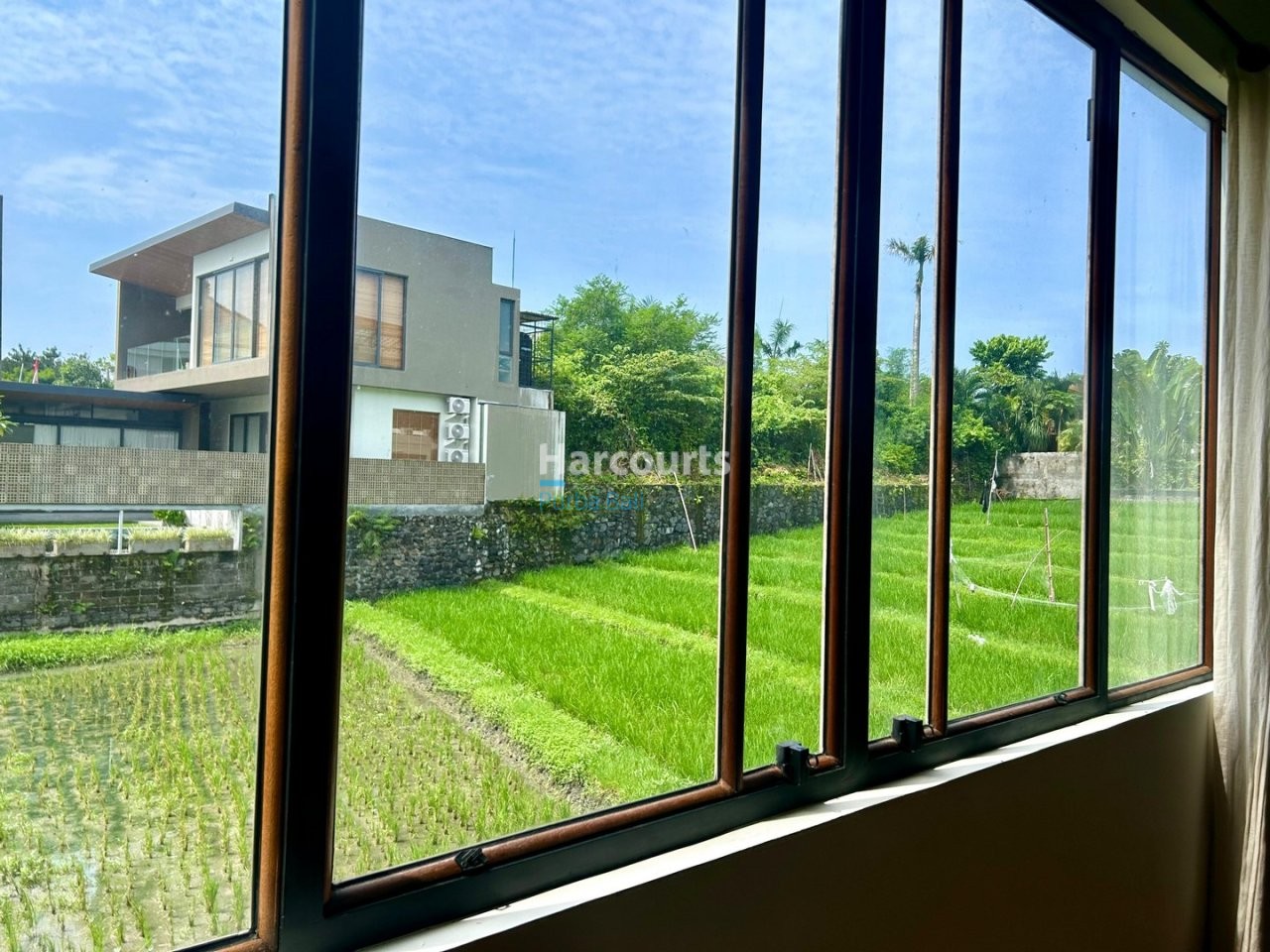 Set Quiet Sought After Enclave For Sale 1