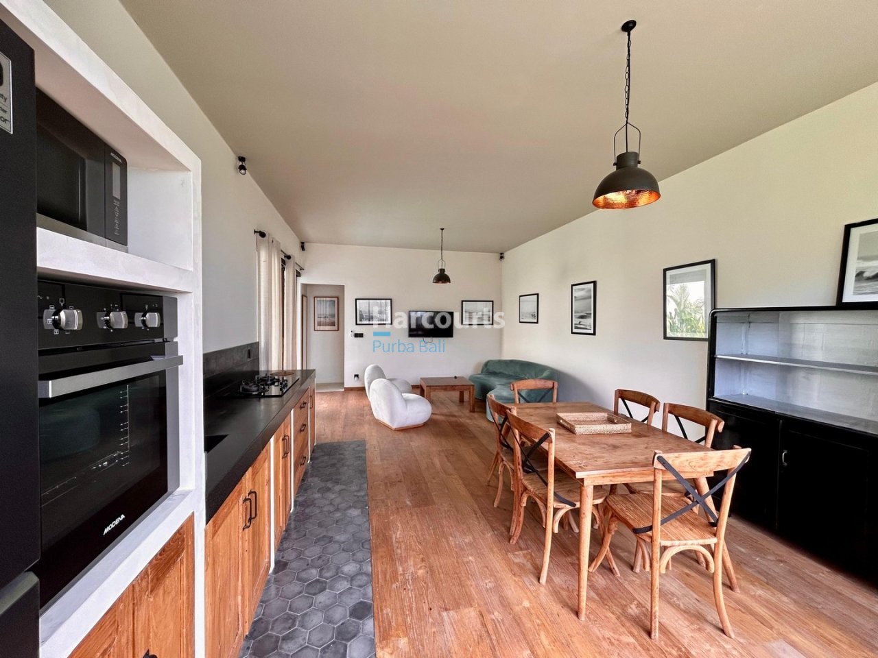 Set Quiet Sought After Enclave Holiday Rental