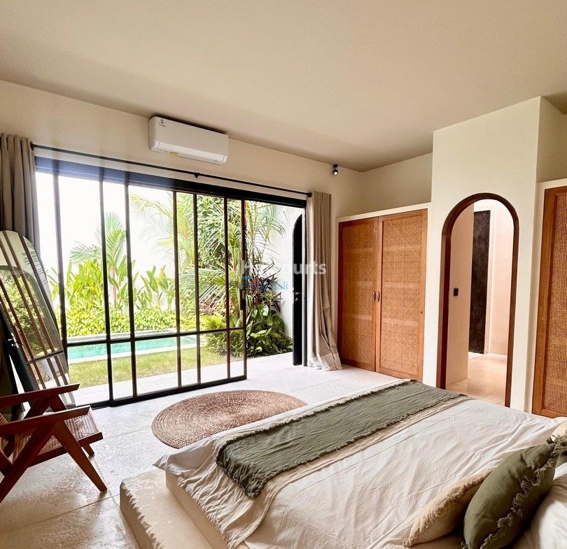 Set Quiet Sought After Enclave Leasehold Ownership