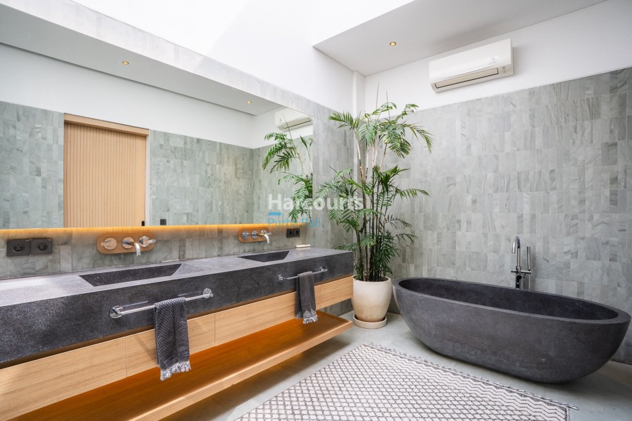 Set Tranquil Tiying Tutul Swimming Pool