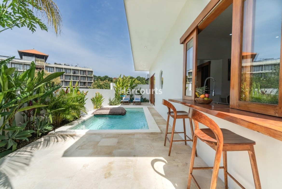 This Beautiful One Bedroom Tropical Luxury Living