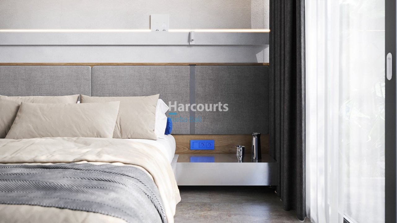 Set Creative Coastal Hub Swimming Pool