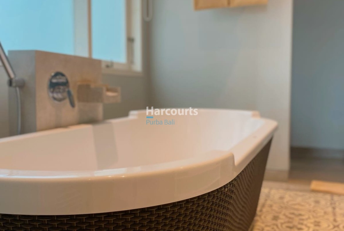 Combining Contemporary Tropical Living Freehold Ownership