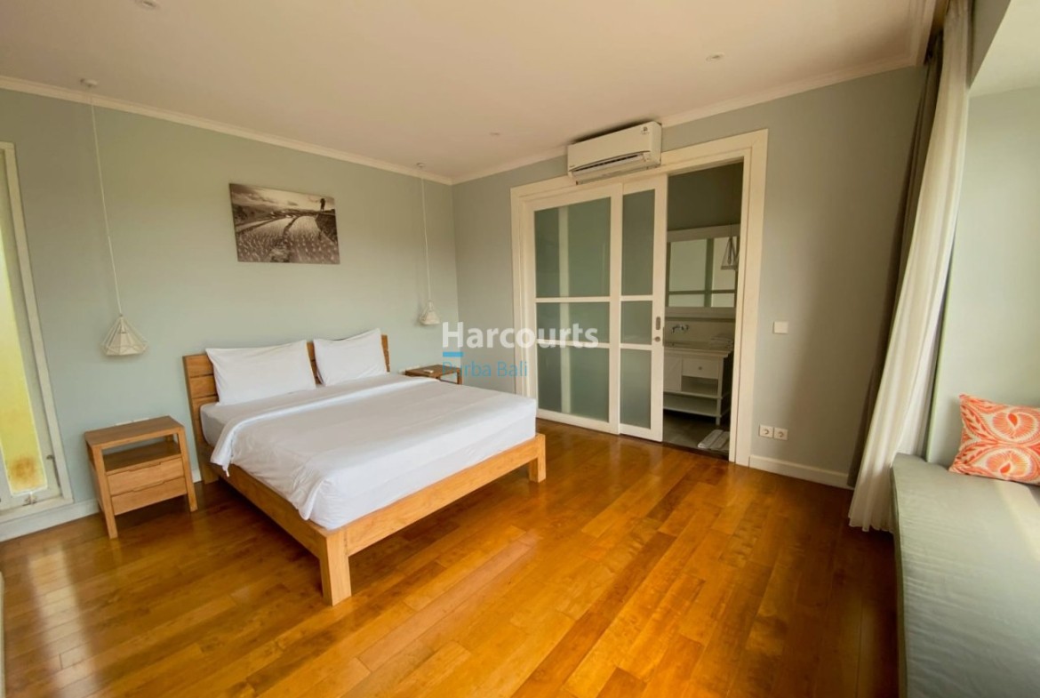 Combining Contemporary Tropical Living Ricefield View