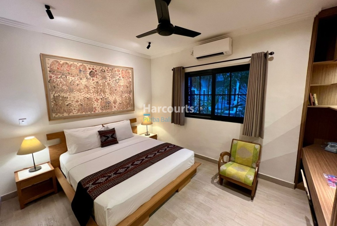 This Spacious Town House For Sale