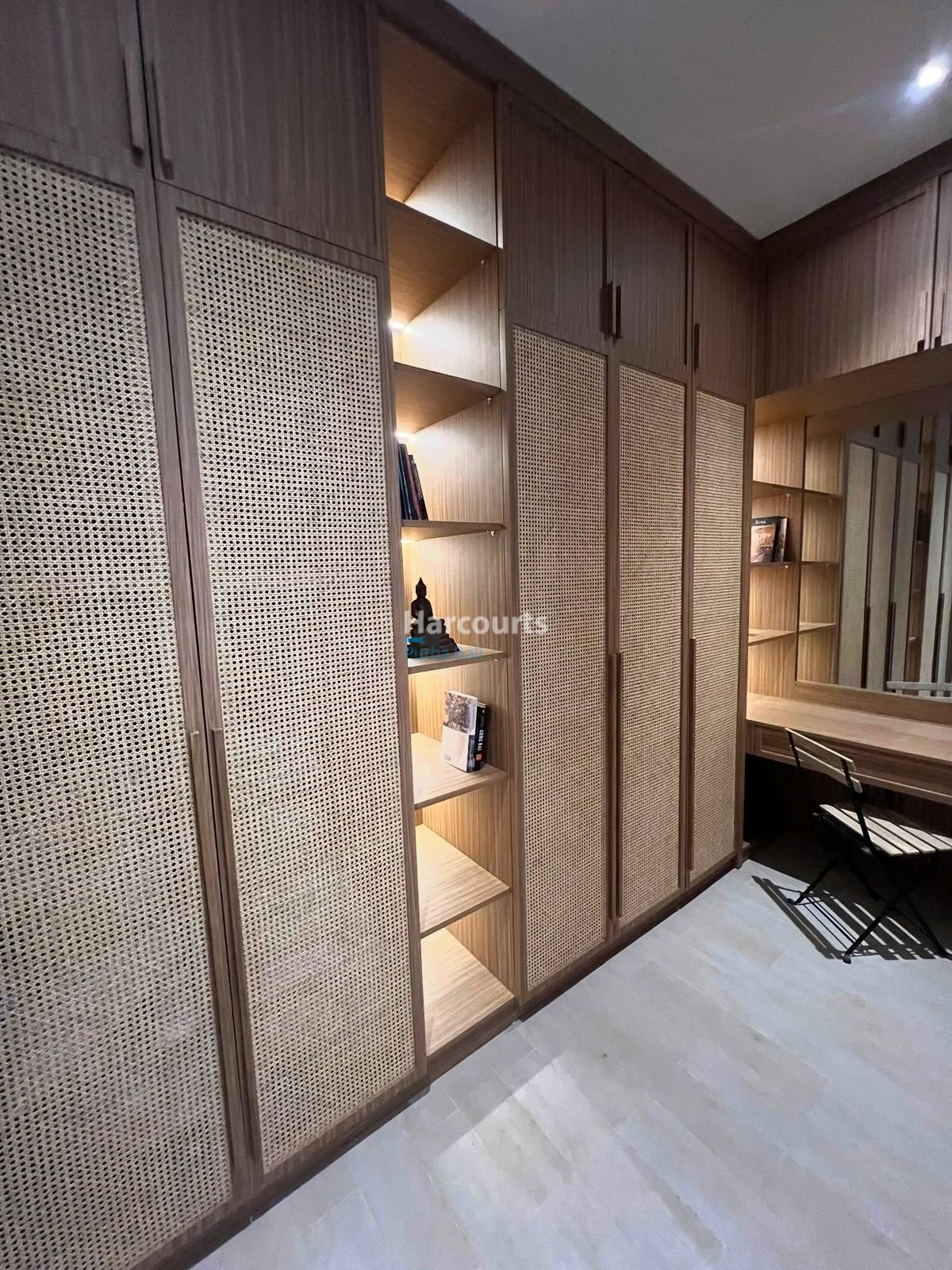 This Spacious Town House Luxury Living