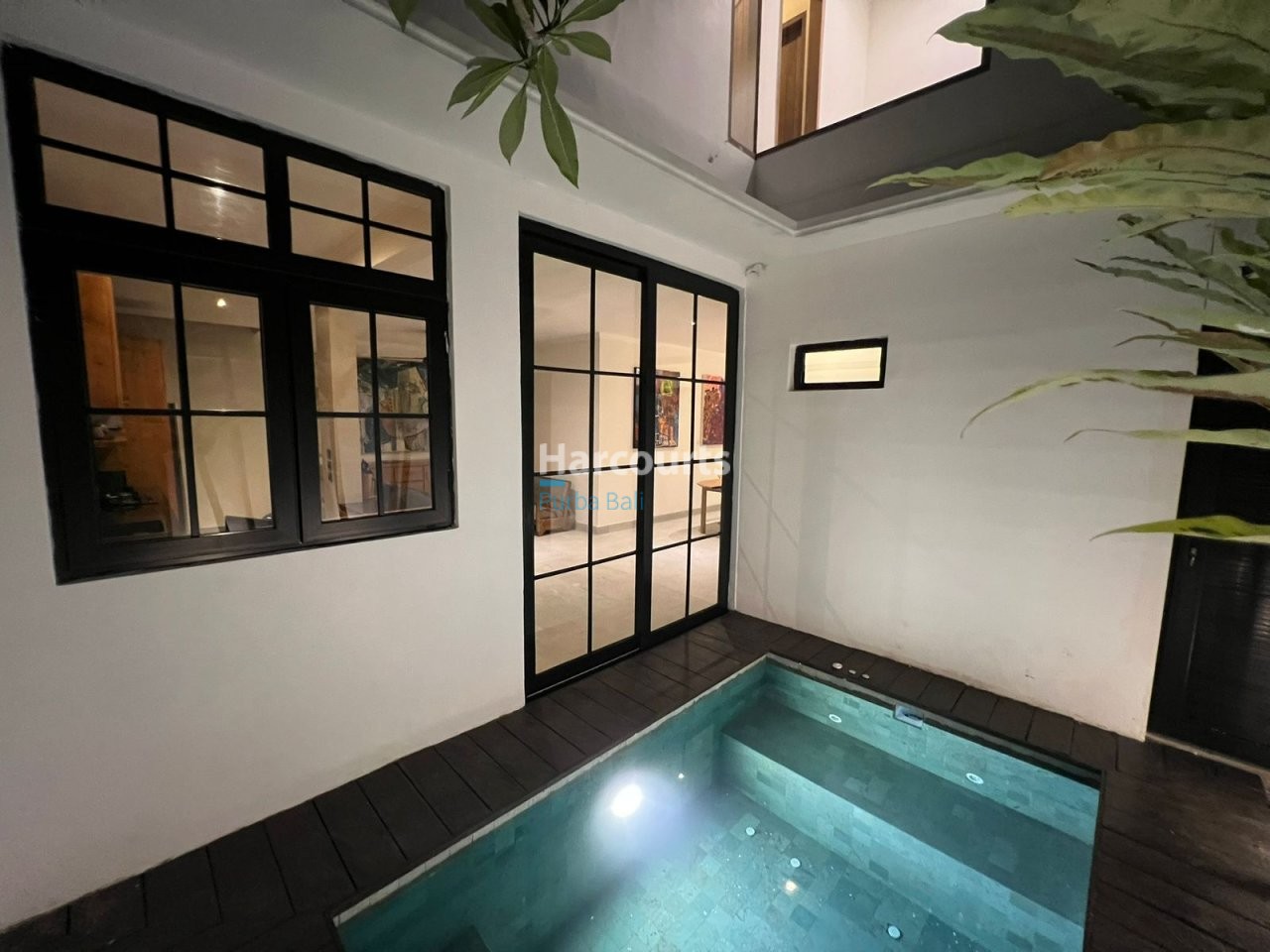 This Spacious Town House Real Estate Bali