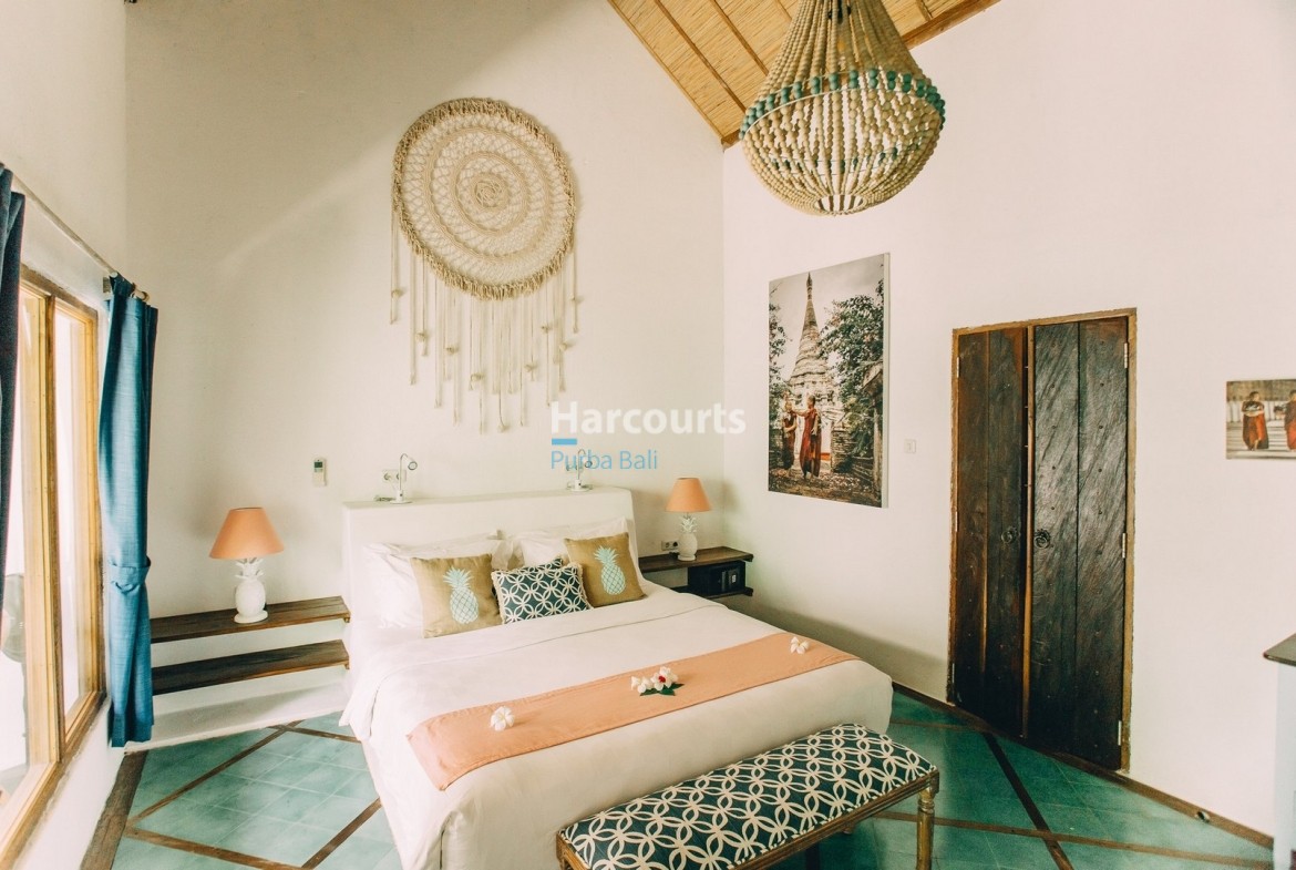 this-luxurious-award-winning-beachfront-freehold-opportunity