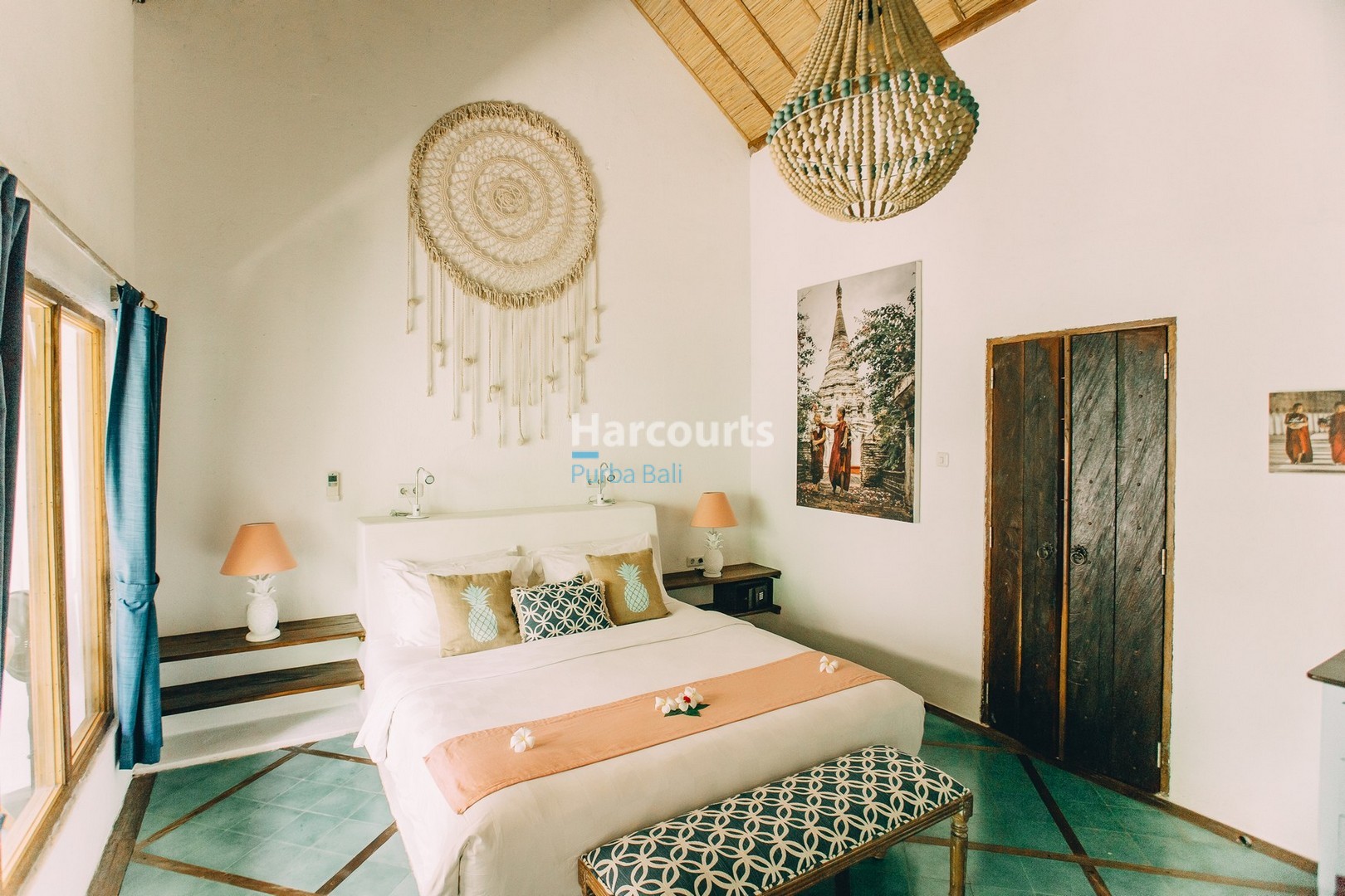 this-luxurious-award-winning-beachfront-freehold-opportunity