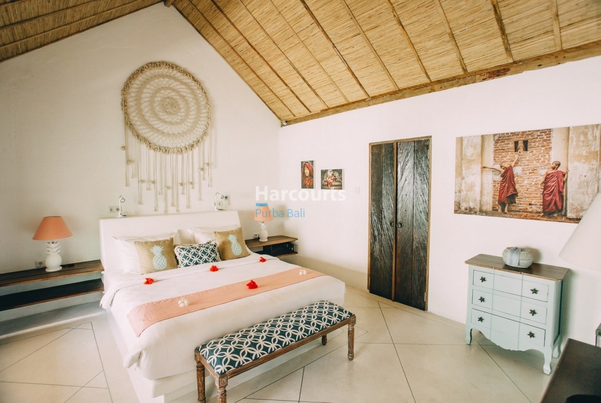 this-luxurious-award-winning-beachfront-freehold-opportunity