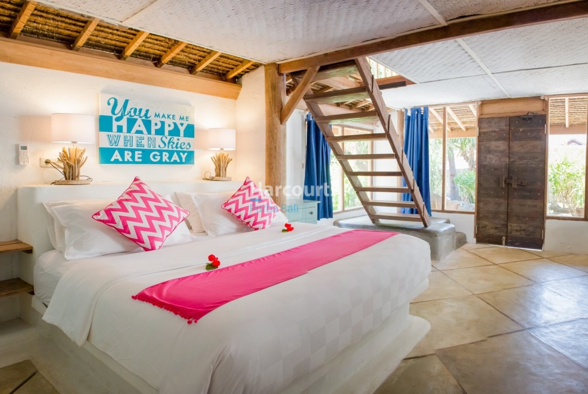 this-luxurious-award-winning-beachfront-freehold-ownership