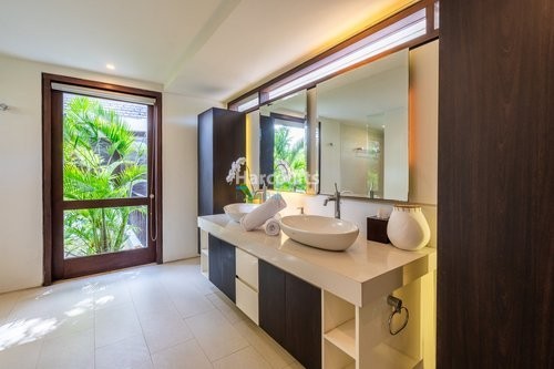 Chance Own This Amazing Leasehold Opportunity 1