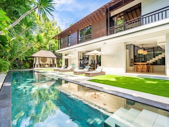 Chance Own This Amazing Swimming Pool