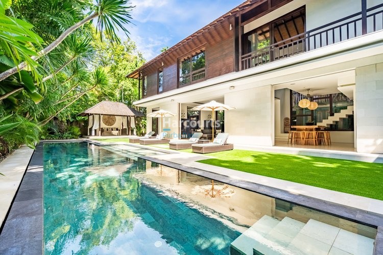 Chance Own This Amazing Swimming Pool