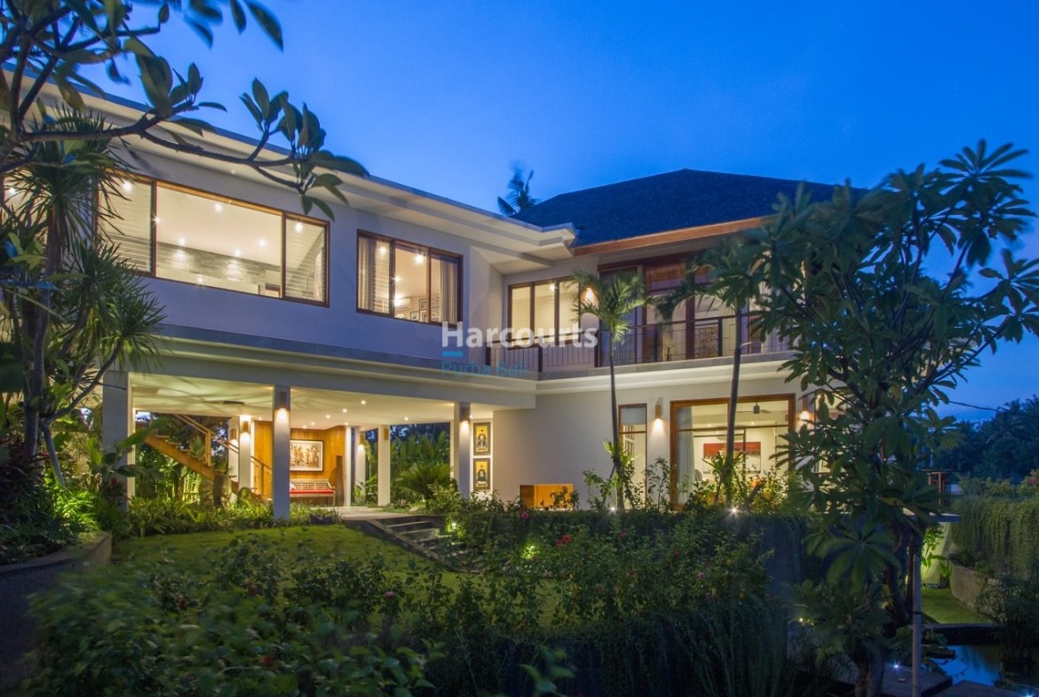 Rarely Does Absolute Beachfront Freehold Ownership 1