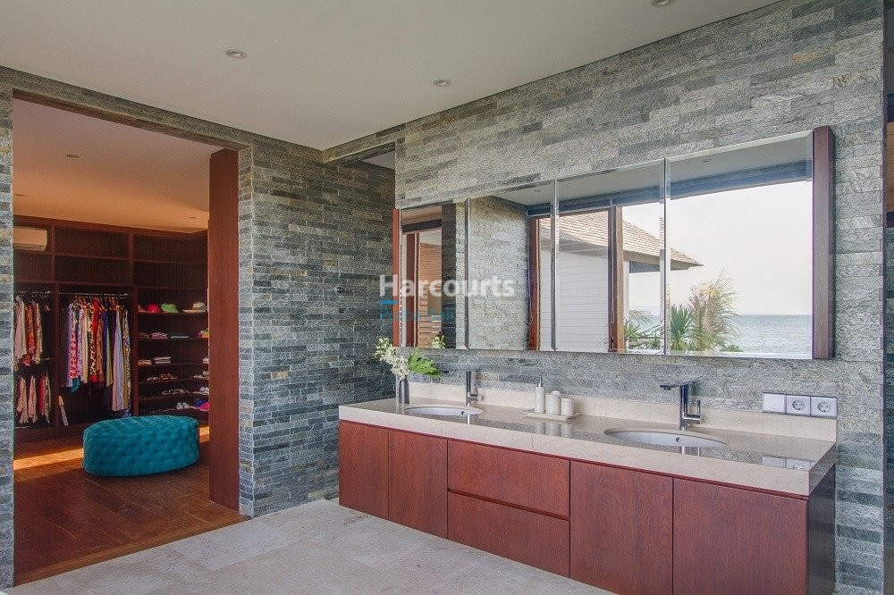Rarely Does Absolute Beachfront Freehold Ownership