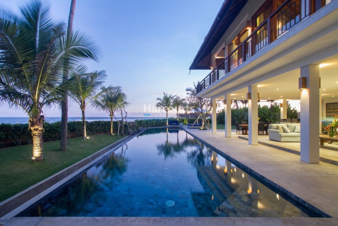 Rarely Does Absolute Beachfront Holiday Rental