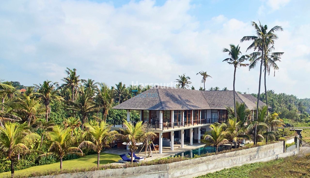 Rarely Does Absolute Beachfront Luxury Living 1