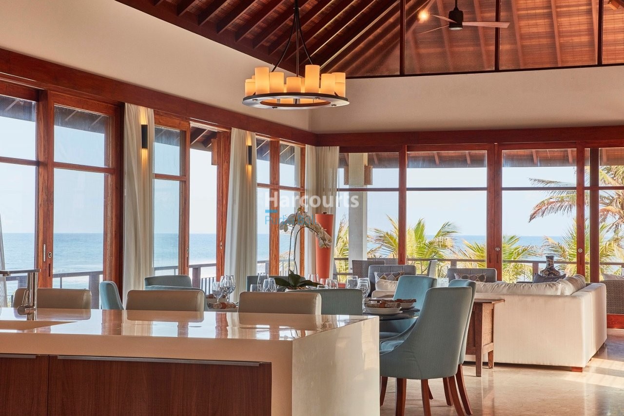 Rarely Does Absolute Beachfront Ocean Breeze