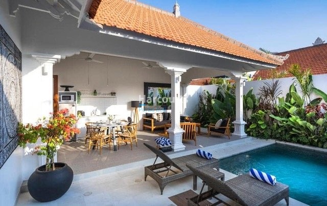 Positioned Just Moments From Leasehold Opportunity